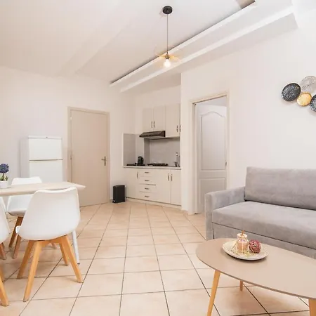 Koukos Loft Aparthotel 4*