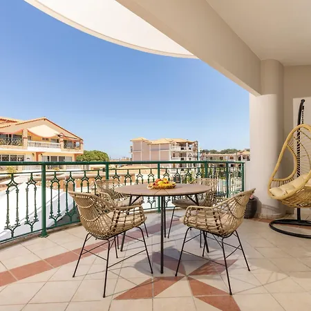 Koukos Loft Апарт-отель