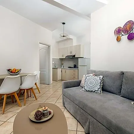 Koukos Loft Lägenhetshotell 4*