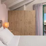 Koukos Loft Hotel de apartamente 4*