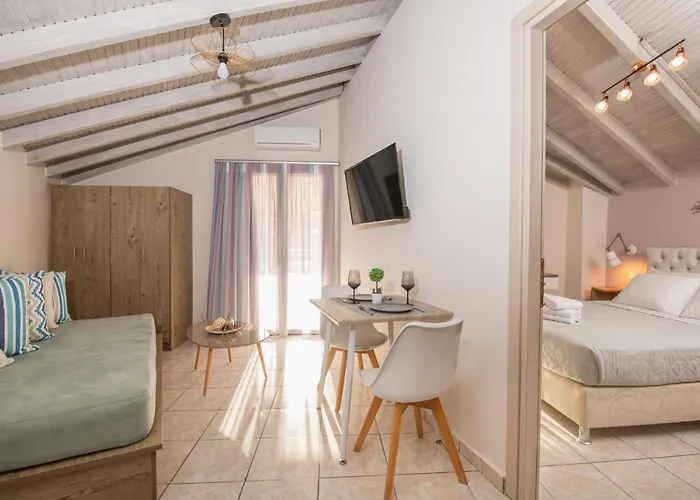 Koukos Loft מלון דירות 4*